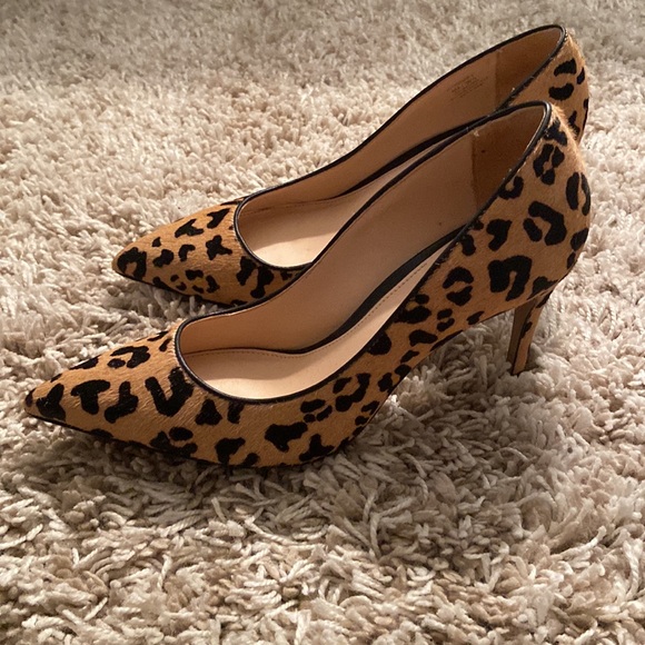 Vince Camuto leopard heels - Picture 3 of 6